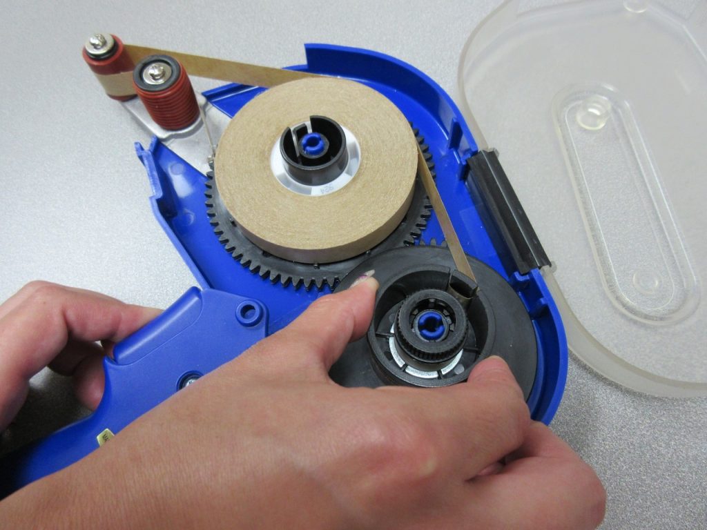 How to Load Tape into a Tape Gun Framing 4 Yourself