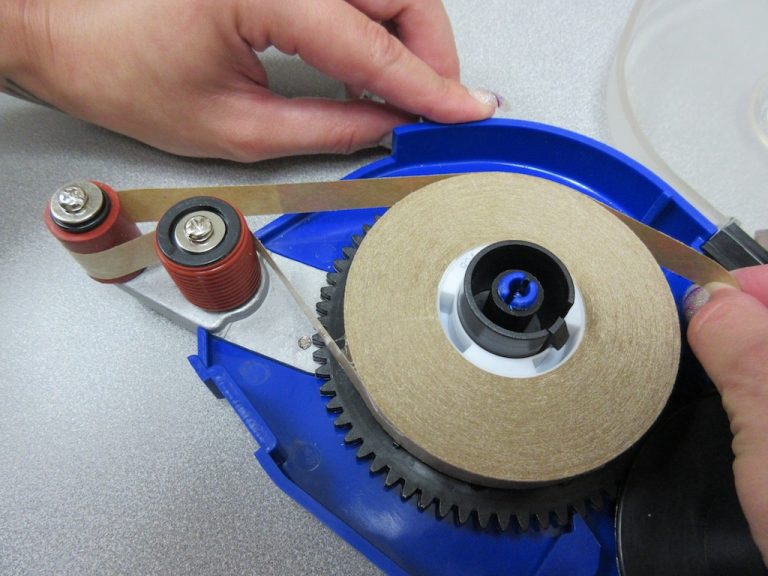 How to Load Tape into a Tape Gun • Framing 4 Yourself